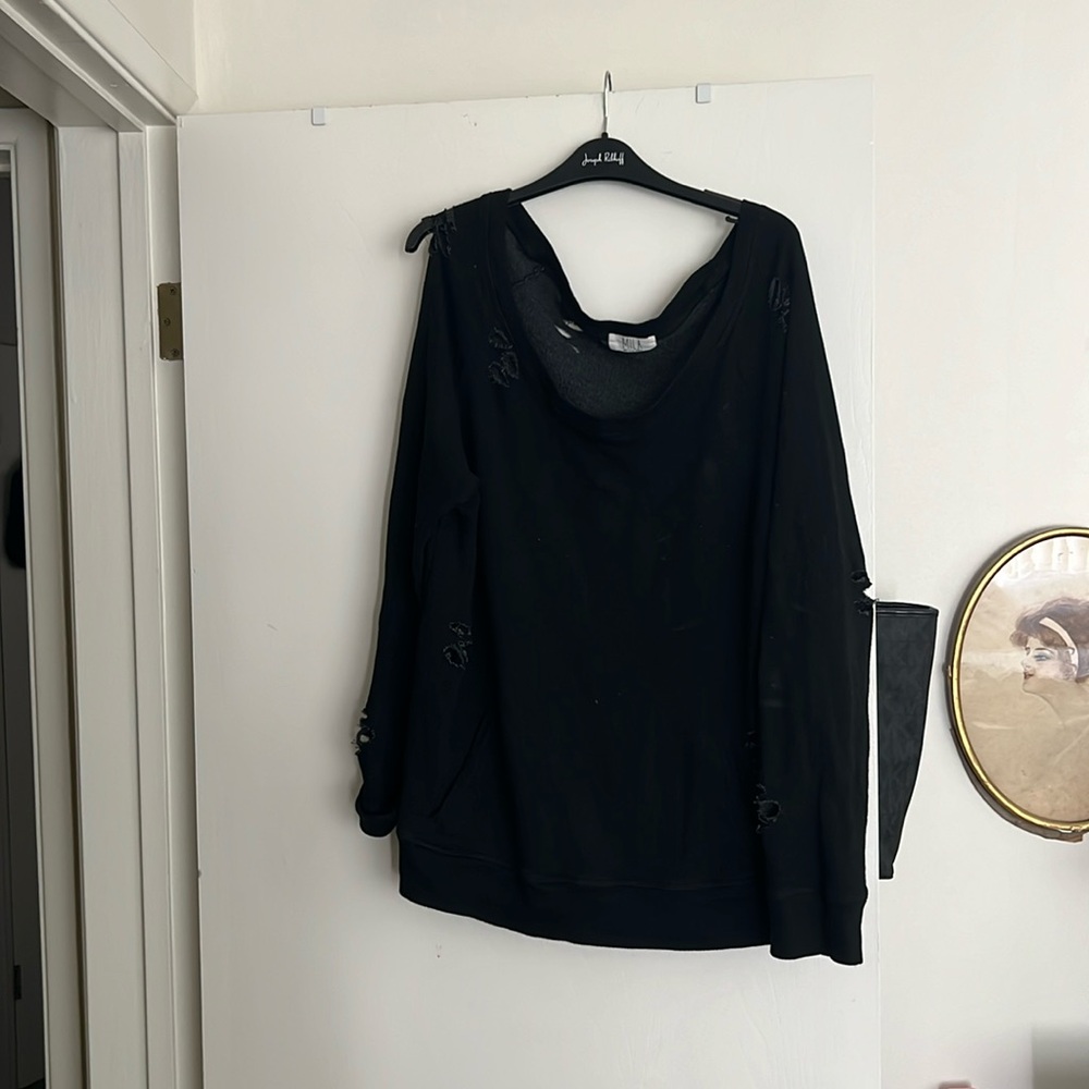 Mila sweatshirt large black stressed style cuts off shoulder style